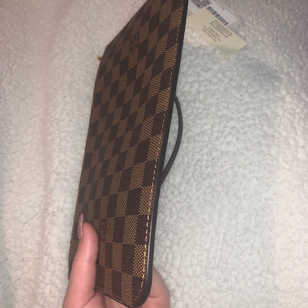 BRAND NEW! DE Louis Vuitton pouch - Picture 5 of 6